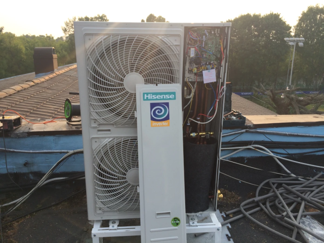 Монтаж кассетных кондиционеров в фитнес-клубе на ул. Живописной