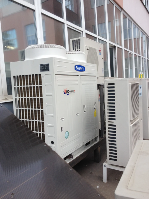 Монтаж VRF системы Gree и кондиционеров Mitsubishi Electric в офисе